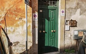 Flatinrome Trastevere Deluxe Rooms - Green Patio