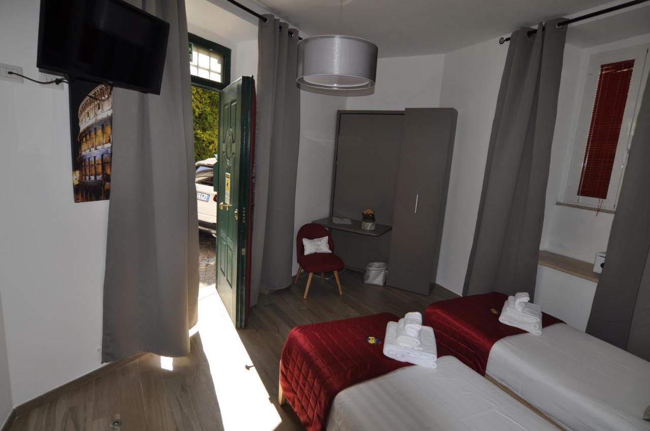 Flatinrome Trastevere Deluxe Rooms - Green Patio Exterior photo