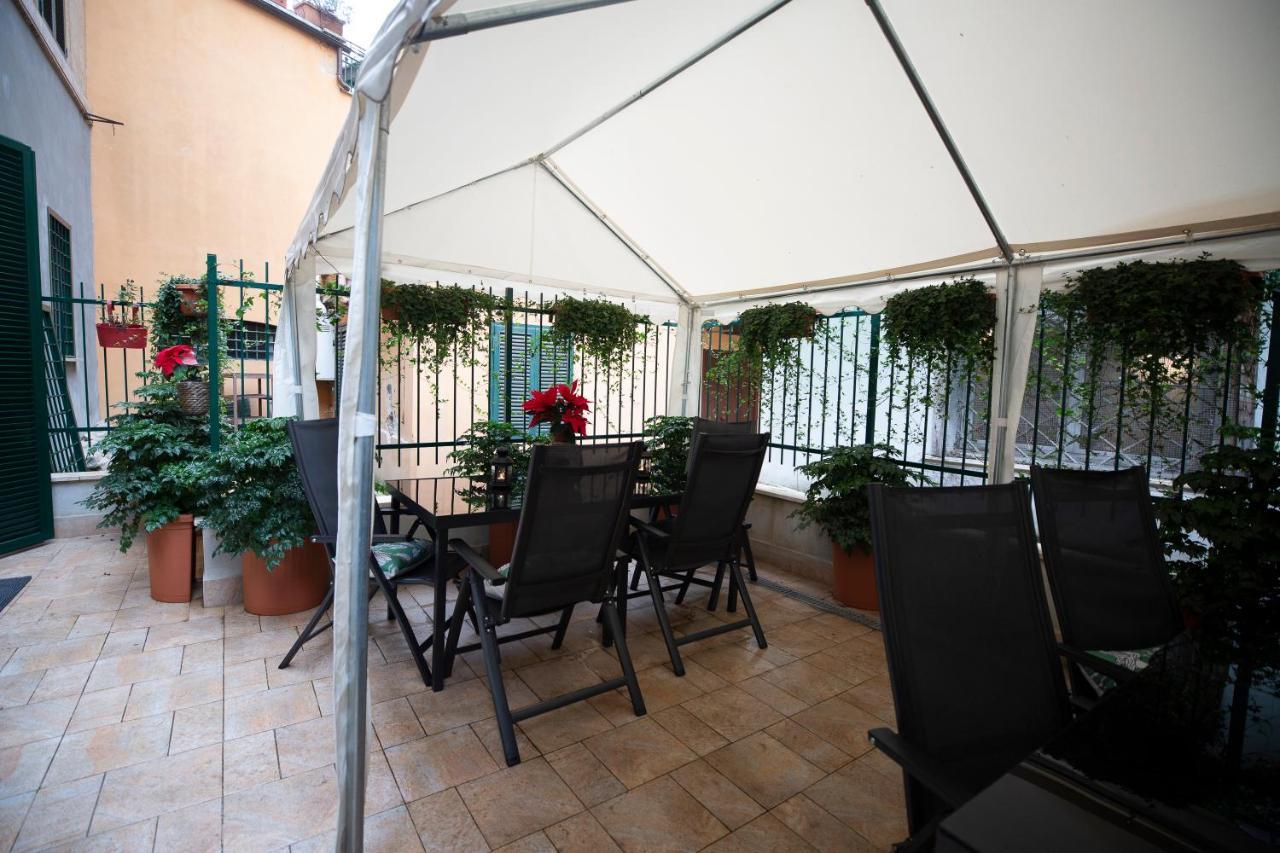 Flatinrome Trastevere Deluxe Rooms - Green Patio Exterior photo